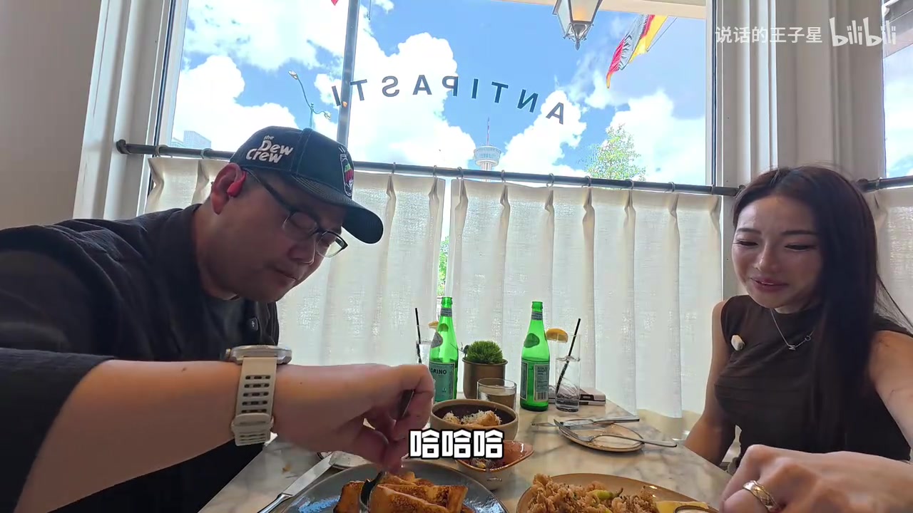 孟超谈采访杨瀚森：没上场时想扒点东西，感觉在欺负他