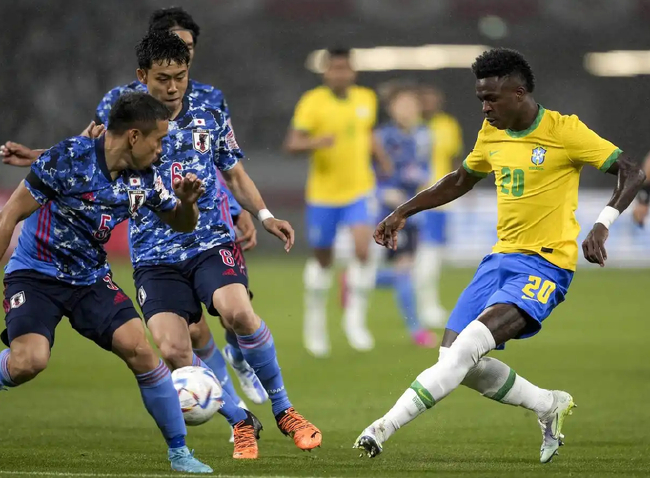F组末轮1-1平瑞典，日本主动避开“逃避”选项锁定第二