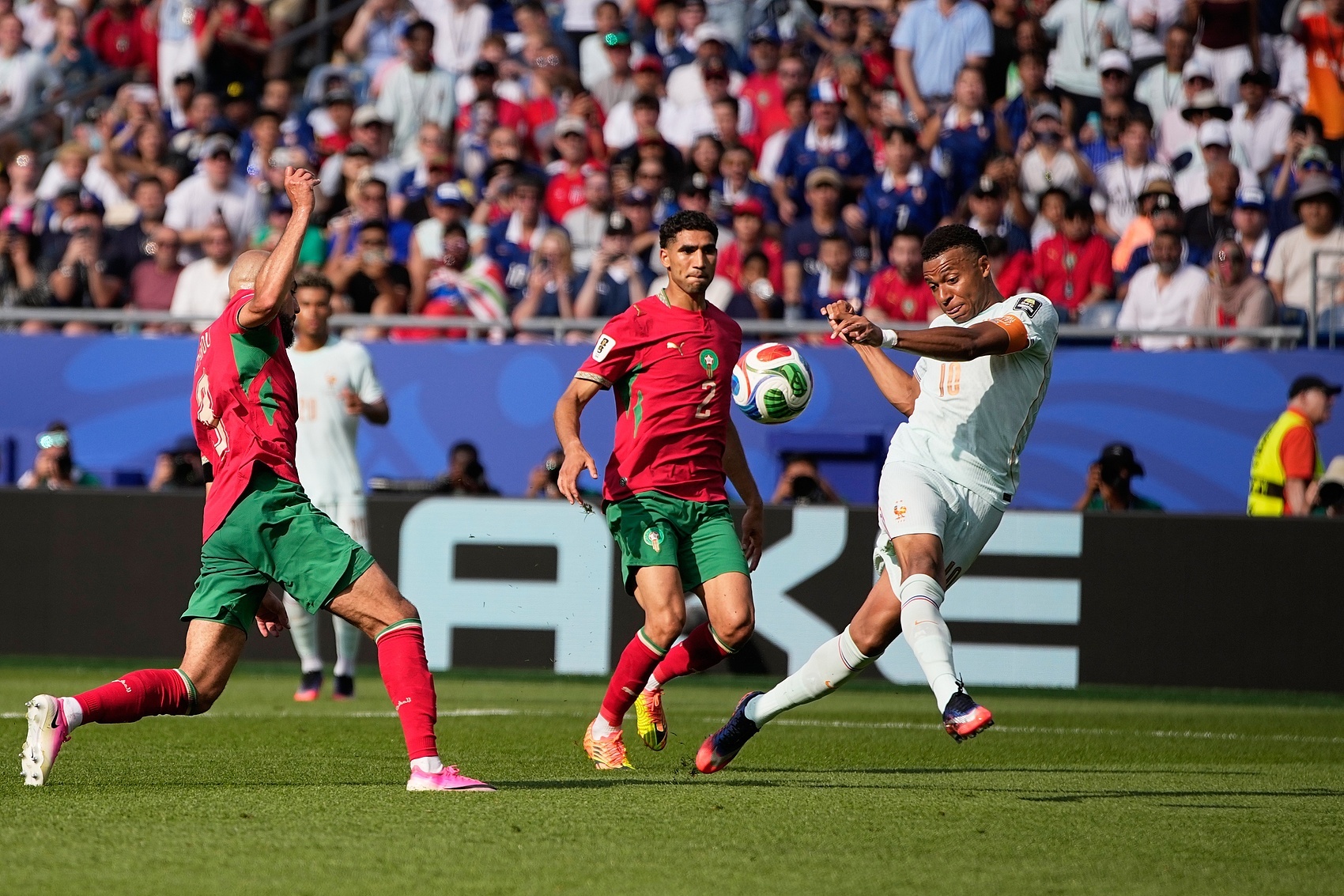 法国2-0摩洛哥:苏东指“破城槌”是唯一破局点 法国2-0摩洛哥:苏东指“破城槌”是唯一破局点