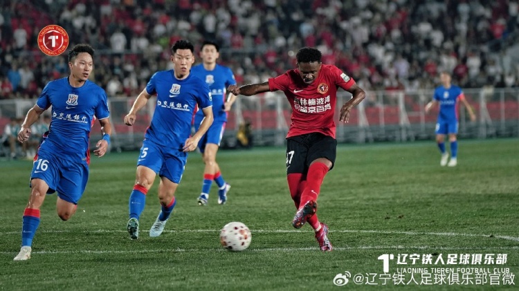 热菲尼奥双响 辽宁铁人楠波湾3-1力克上海申花 热菲尼奥双响 辽宁铁人楠波湾3-1力克上海申花