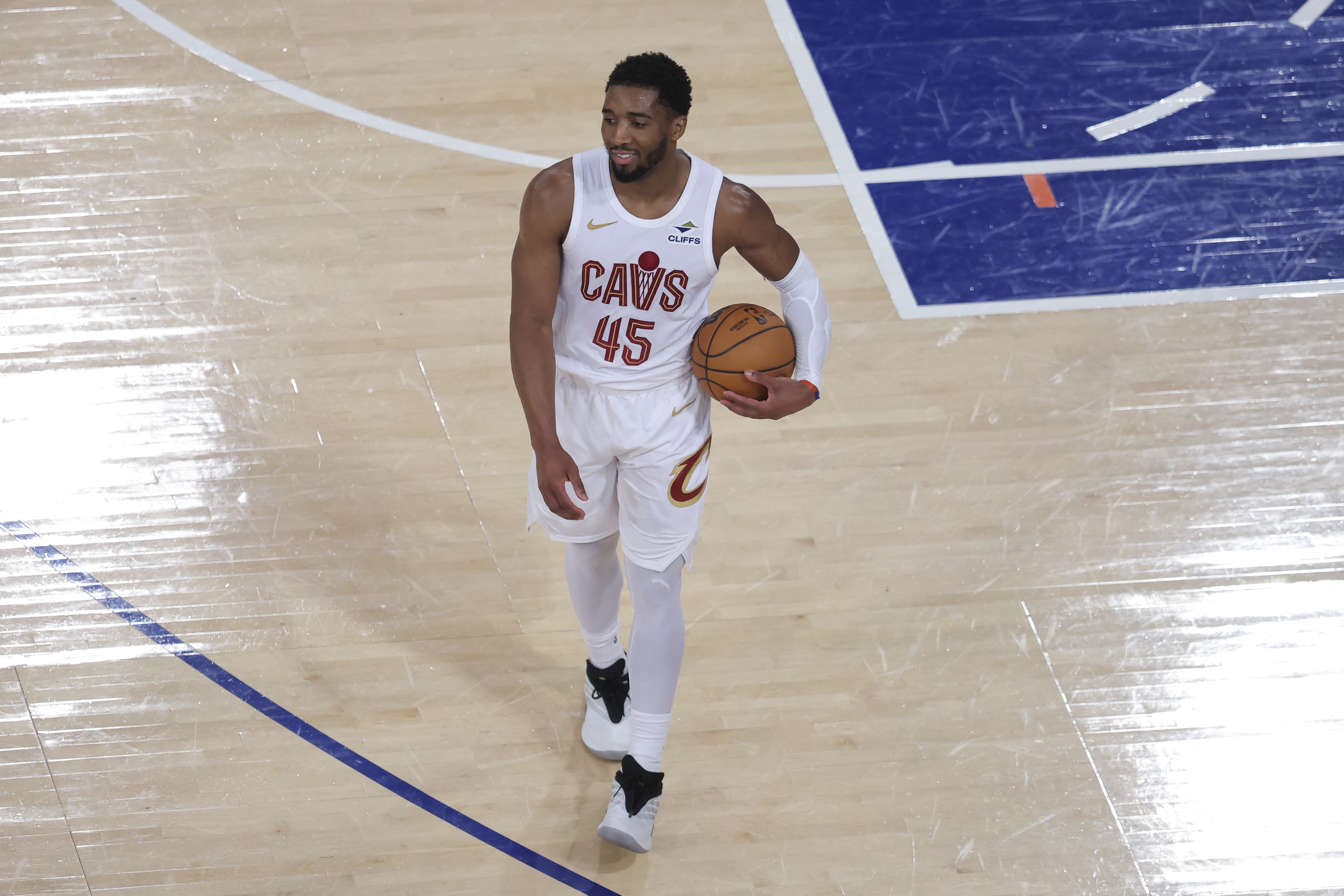 NBA15大垃圾合同:恩比德居首 特雷·杨第二