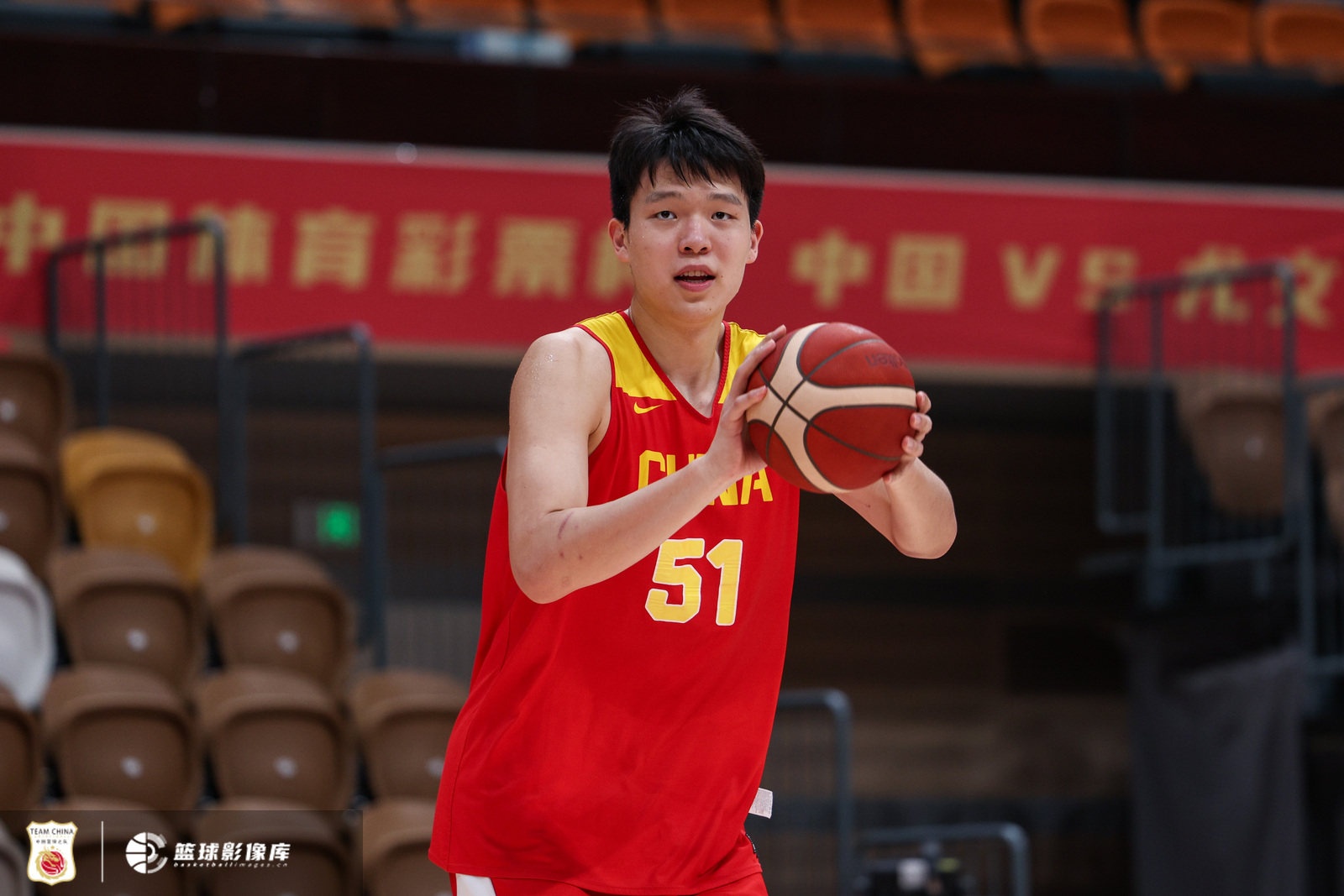 飓风对阵班菲尔德直播视频