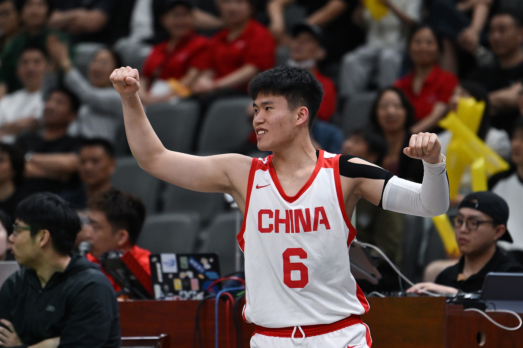 U18男篮半场三分21中11 王子超陈昱休各献三记远投 U18男篮半场三分21中11 王子超陈昱休各献三记远投