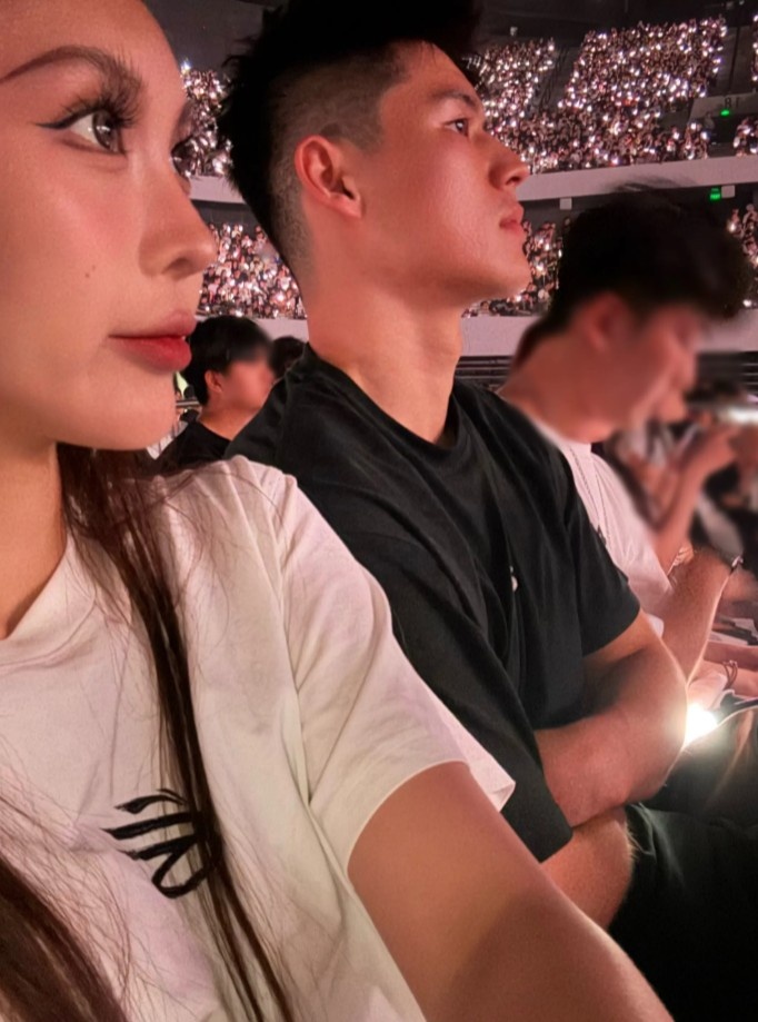 甜蜜时光！陈家政女友晒合照：❤️‍🔥ASEN❤️‍🔥演唱会