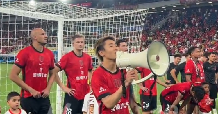 韦世豪喊话:球员+球迷才能发挥全部力量,下轮把冠军带回成都 韦世豪喊话:球员+球迷才能发挥全部力量,下轮把冠军带回成都