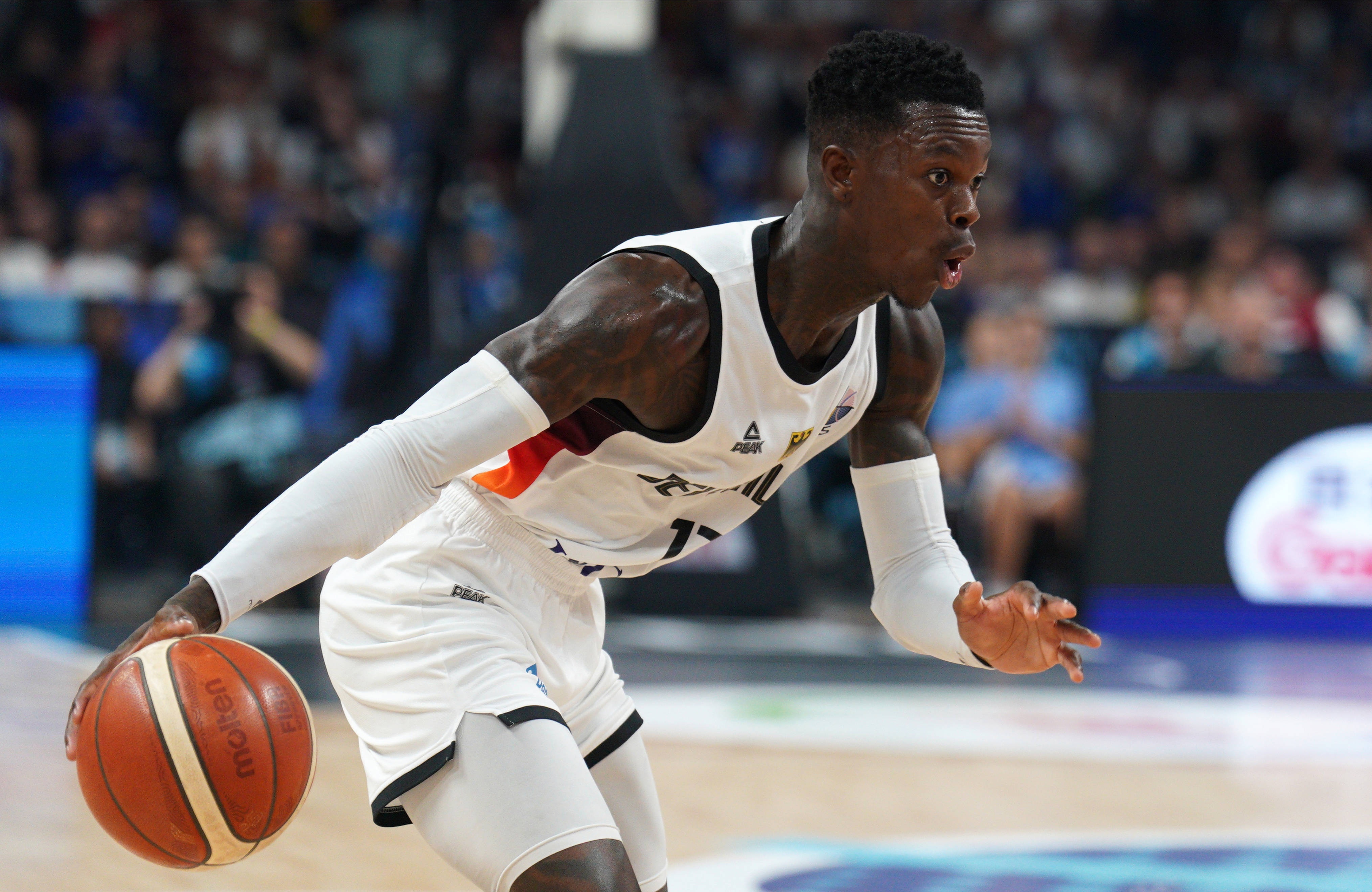 霍里打趣:施罗德在NBA频换队 但在世界杯他却是那个男人